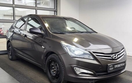 Hyundai Solaris II рестайлинг, 2015 год, 899 000 рублей, 3 фотография