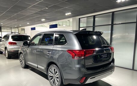 Mitsubishi Outlander III рестайлинг 3, 2019 год, 2 850 000 рублей, 5 фотография