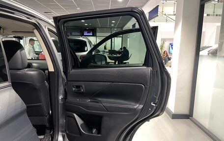 Mitsubishi Outlander III рестайлинг 3, 2019 год, 2 850 000 рублей, 10 фотография