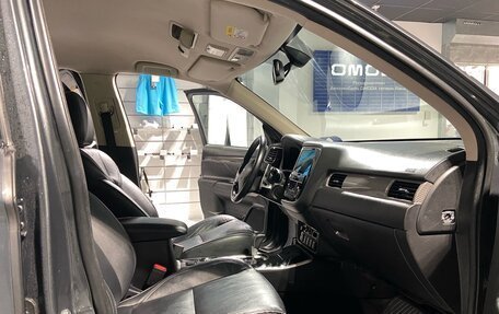 Mitsubishi Outlander III рестайлинг 3, 2019 год, 2 850 000 рублей, 9 фотография