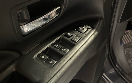 Mitsubishi Outlander III рестайлинг 3, 2019 год, 2 850 000 рублей, 15 фотография