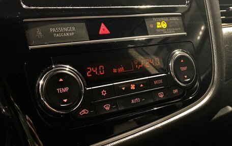 Mitsubishi Outlander III рестайлинг 3, 2019 год, 2 850 000 рублей, 23 фотография