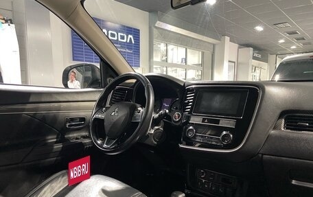 Mitsubishi Outlander III рестайлинг 3, 2019 год, 2 850 000 рублей, 26 фотография