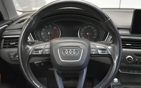 Audi A4, 2017 год, 1 875 000 рублей, 8 фотография