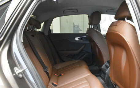 Audi A4, 2017 год, 1 875 000 рублей, 19 фотография