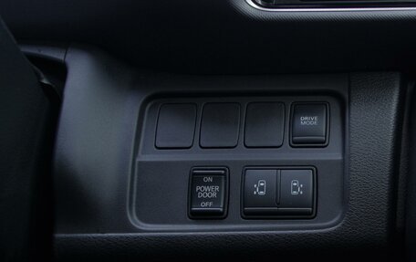 Nissan Serena IV, 2019 год, 2 039 000 рублей, 19 фотография