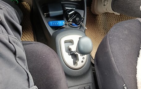 Toyota Yaris III рестайлинг, 2006 год, 590 000 рублей, 9 фотография