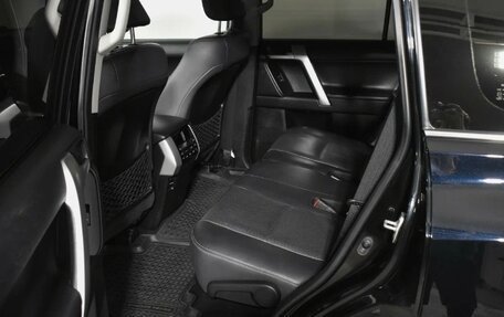 Toyota Land Cruiser Prado 150 рестайлинг 2, 2018 год, 4 390 000 рублей, 12 фотография