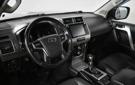 Toyota Land Cruiser Prado 150 рестайлинг 2, 2018 год, 4 390 000 рублей, 9 фотография
