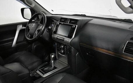 Toyota Land Cruiser Prado 150 рестайлинг 2, 2018 год, 4 390 000 рублей, 13 фотография