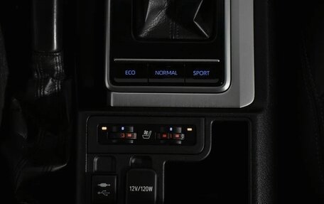 Toyota Land Cruiser Prado 150 рестайлинг 2, 2018 год, 4 390 000 рублей, 19 фотография