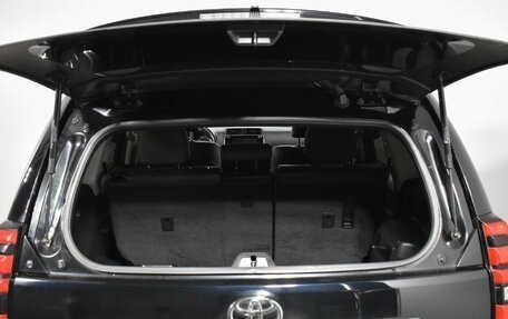 Toyota Land Cruiser Prado 150 рестайлинг 2, 2018 год, 4 390 000 рублей, 23 фотография