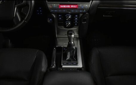 Toyota Land Cruiser Prado 150 рестайлинг 2, 2018 год, 4 390 000 рублей, 18 фотография