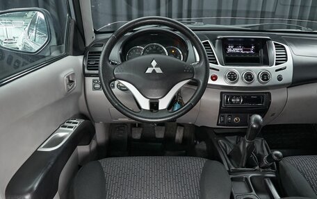 Mitsubishi L200 IV рестайлинг, 2011 год, 1 198 000 рублей, 10 фотография