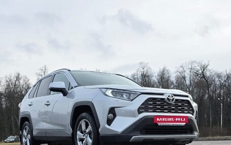 Toyota RAV4, 2020 год, 3 500 000 рублей, 10 фотография