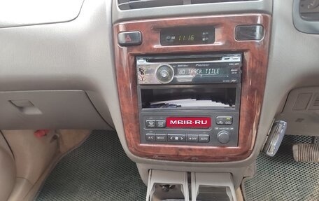 Toyota Gaia, 1998 год, 400 000 рублей, 10 фотография