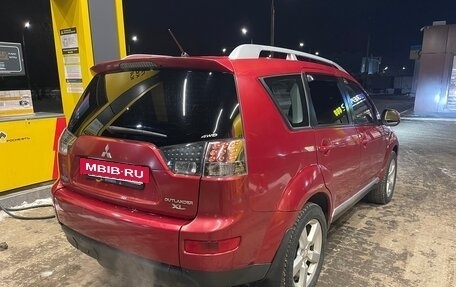 Mitsubishi Outlander III рестайлинг 3, 2008 год, 850 000 рублей, 4 фотография