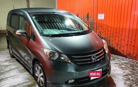 Honda Freed I, 2010 год, 1 090 000 рублей, 2 фотография