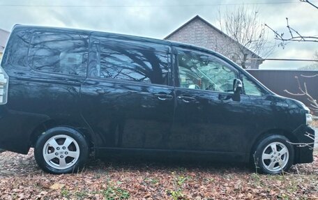 Toyota Voxy II, 2013 год, 1 750 000 рублей, 2 фотография