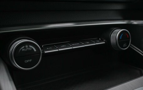 Geely Coolray I, 2022 год, 1 780 000 рублей, 22 фотография