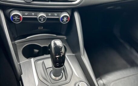 Alfa Romeo Giulia II, 2016 год, 2 100 000 рублей, 15 фотография