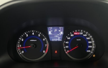 Hyundai Solaris II рестайлинг, 2015 год, 860 000 рублей, 9 фотография