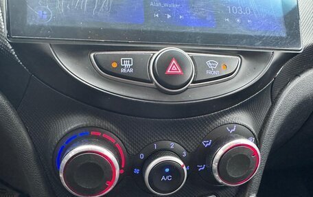 Hyundai Solaris II рестайлинг, 2013 год, 899 000 рублей, 9 фотография