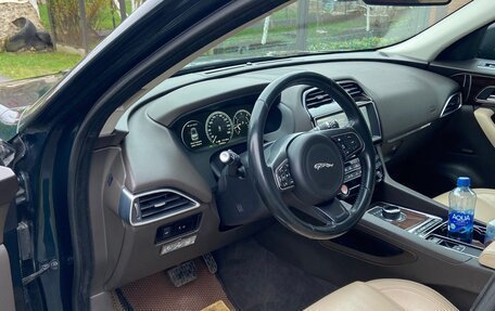 Jaguar F-Pace, 2016 год, 2 840 000 рублей, 10 фотография