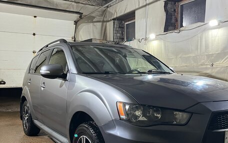 Mitsubishi Outlander III рестайлинг 3, 2011 год, 960 000 рублей, 3 фотография