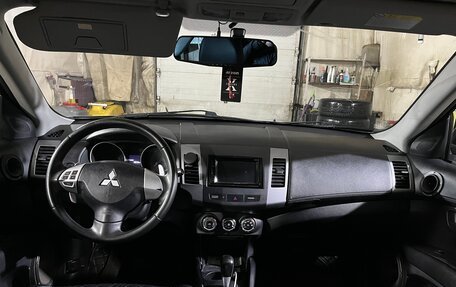 Mitsubishi Outlander III рестайлинг 3, 2011 год, 960 000 рублей, 12 фотография