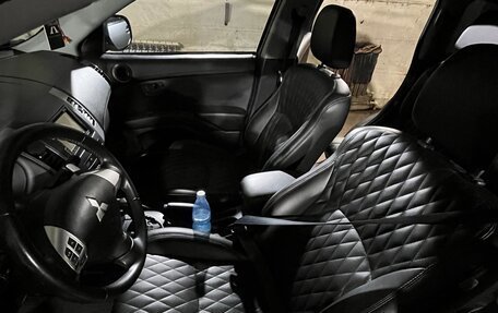 Mitsubishi Outlander III рестайлинг 3, 2011 год, 960 000 рублей, 14 фотография