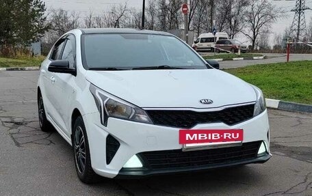 KIA Rio IV, 2020 год, 1 400 000 рублей, 2 фотография