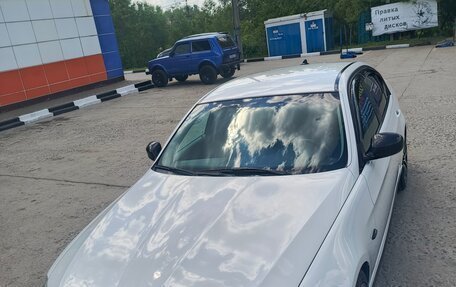 BMW 3 серия, 2011 год, 1 350 000 рублей, 10 фотография