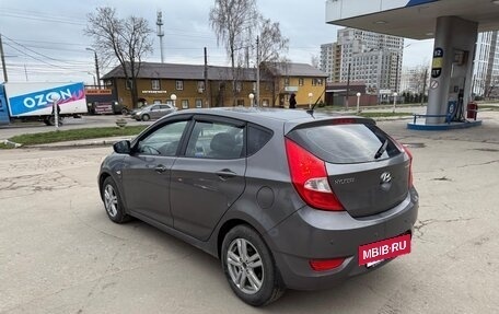 Hyundai Solaris II рестайлинг, 2011 год, 595 000 рублей, 2 фотография