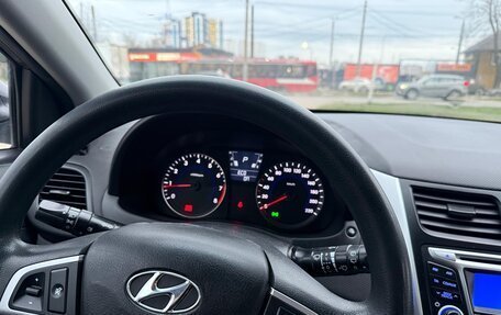 Hyundai Solaris II рестайлинг, 2011 год, 595 000 рублей, 18 фотография