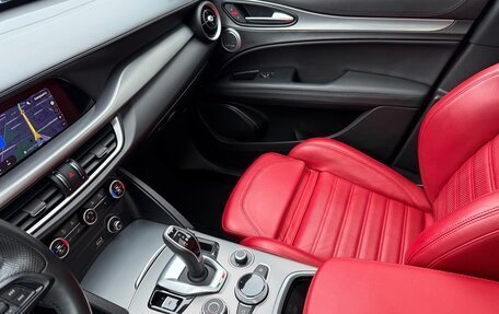 Alfa Romeo Stelvio, 2021 год, 3 690 000 рублей, 11 фотография