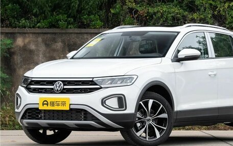 Volkswagen T-Roc I, 2025 год, 2 850 000 рублей, 2 фотография