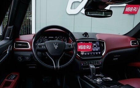 Maserati Ghibli, 2020 год, 6 249 000 рублей, 13 фотография