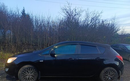 Opel Astra J, 2010 год, 515 000 рублей, 2 фотография