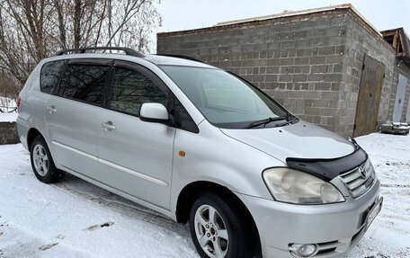 Toyota Ipsum II, 2002 год, 650 000 рублей, 2 фотография