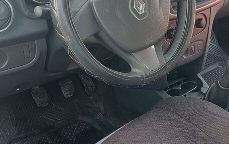 Renault Logan II, 2018 год, 585 000 рублей, 23 фотография