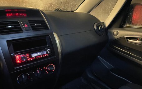 Suzuki SX4 II рестайлинг, 2007 год, 500 000 рублей, 11 фотография