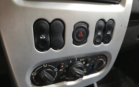 Renault Logan I, 2013 год, 350 000 рублей, 17 фотография