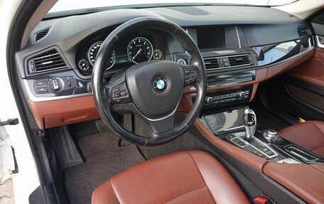 BMW 5 серия, 2015 год, 1 890 000 рублей, 10 фотография