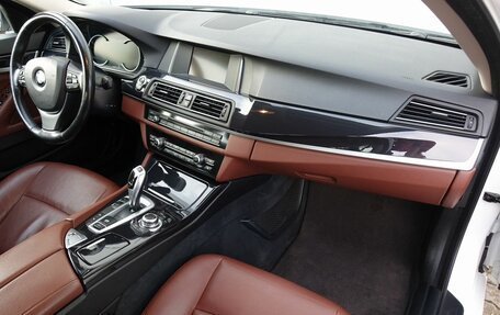 BMW 5 серия, 2015 год, 1 890 000 рублей, 27 фотография