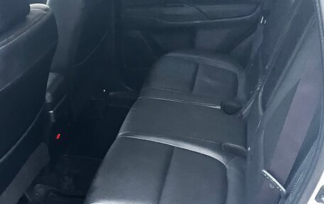 Mitsubishi Outlander III рестайлинг 3, 2016 год, 2 050 000 рублей, 6 фотография