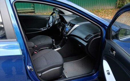 Hyundai Solaris II рестайлинг, 2012 год, 875 000 рублей, 10 фотография