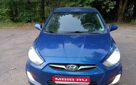 Hyundai Solaris II рестайлинг, 2012 год, 875 000 рублей, 2 фотография