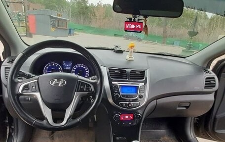 Hyundai Solaris II рестайлинг, 2013 год, 680 000 рублей, 1 фотография