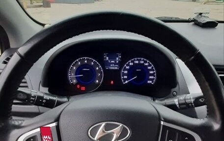 Hyundai Solaris II рестайлинг, 2013 год, 680 000 рублей, 2 фотография